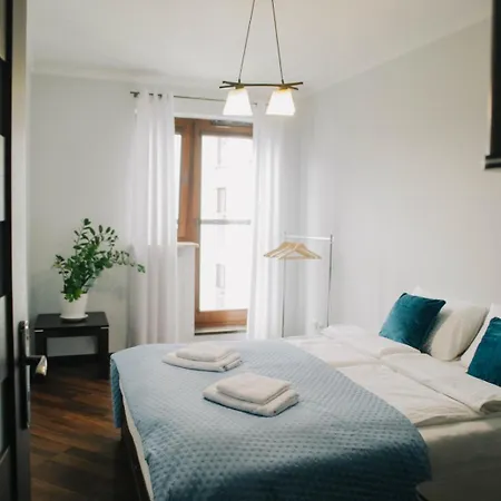 Etiuda Resident Mokotow, Metro Sluzew * Varşova