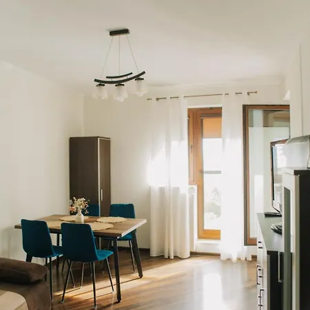 Etiuda Resident Mokotow, Metro Sluzew ワルシャワ