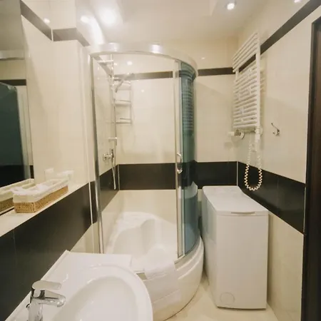 Etiuda Resident Mokotow, Metro Sluzew * Varşova