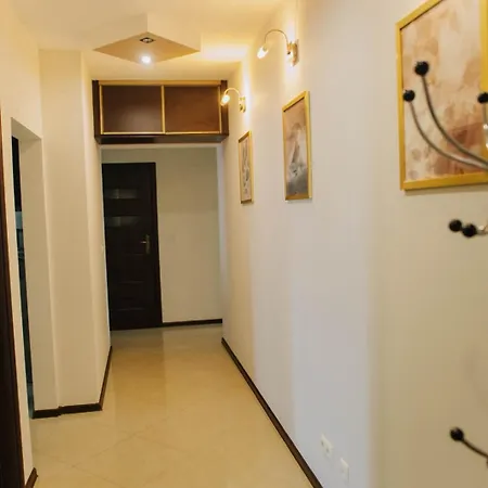 Etiuda Resident Mokotow, Metro Sluzew *