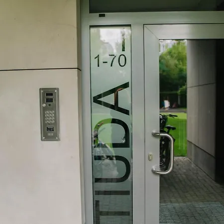 Etiuda Resident Mokotow, Metro Sluzew * Varşova