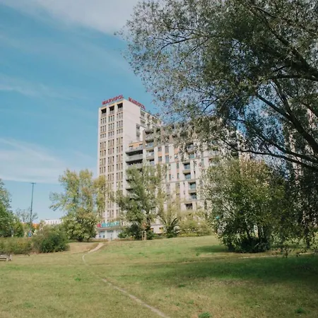 Etiuda Resident Mokotow, Metro Sluzew * Varsó