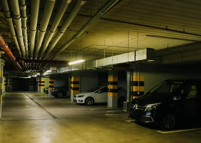 Etiuda Resident Mokotow, Metro Sluzew Warszawa