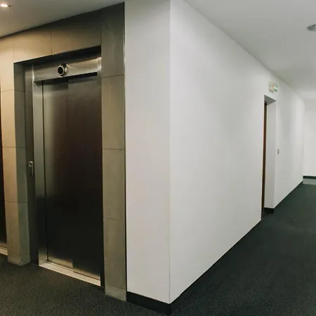 Etiuda Resident Mokotow, Metro Sluzew 아파트